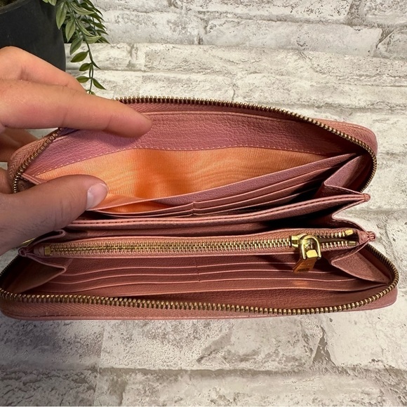 Miu MIU Pink Ribbon Bow Leather Zippy Zipper Long Wallet - Picture 2 of 13